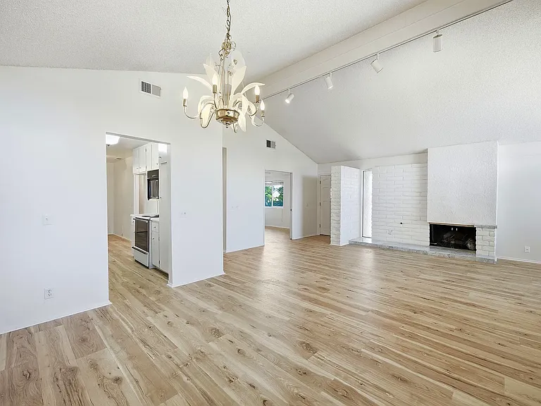 1457 Seven Hills Dr — Photo 15