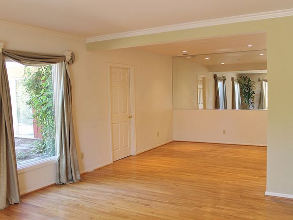 Light Filled Dining Rm