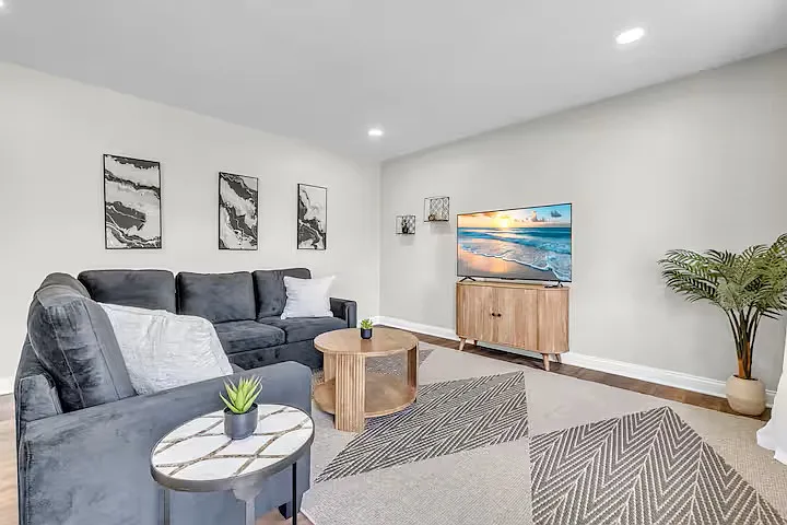 112 S Maxon Ln — Photo 17