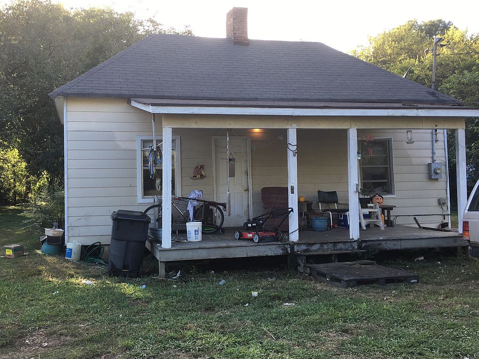 1st image of 111 N Estes St
