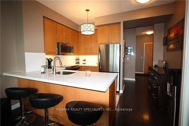 3939 Duke Of York Blvd — Photo 3