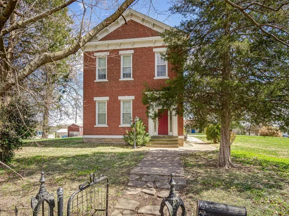 332 S Vine St, Sparta, IL 62286