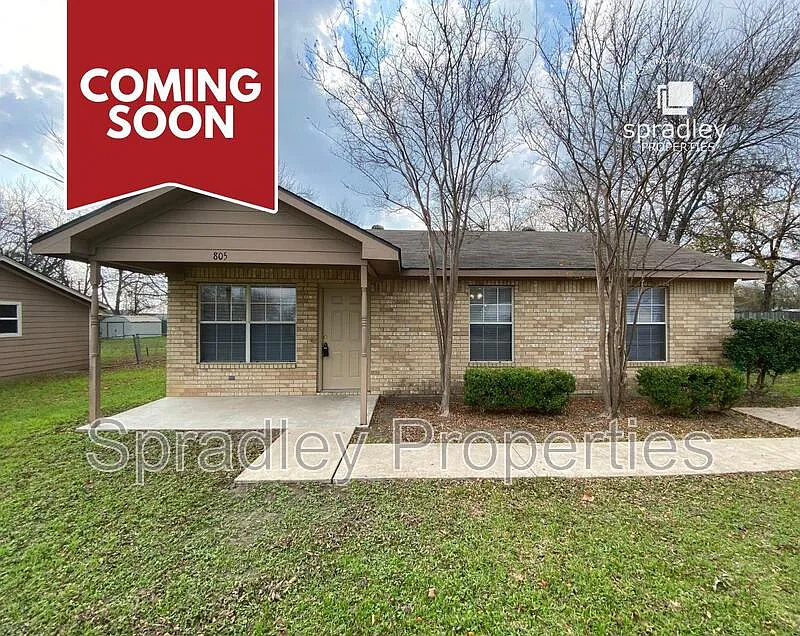 3 bed, 1.0 bath, 936 sqft, $1,050 — Photo 1