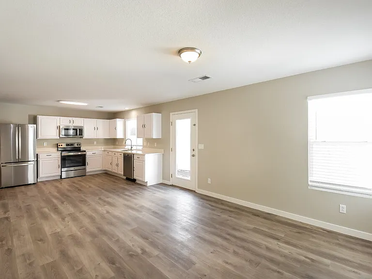 18619 E 46th Pl — Photo 7