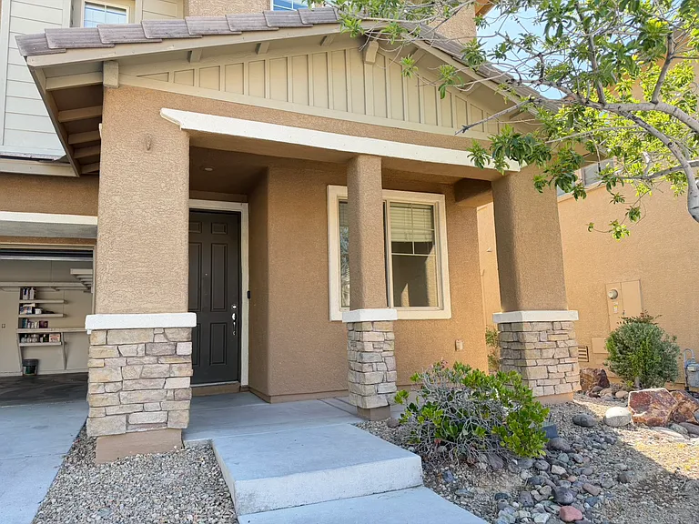 5450 Pinecroft Dr — Photo 3