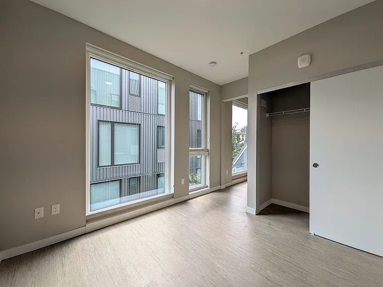Soleil Apartments — Photo 31