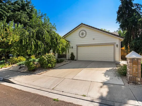 1076 Mayflower Dr, Reno, NV 89509