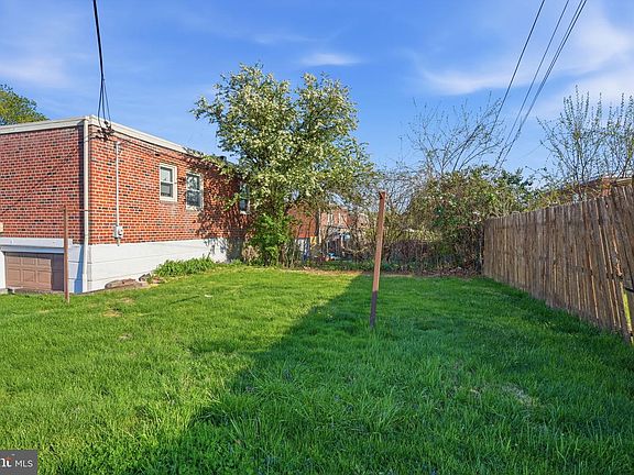 4th image of 2000 Tomlinson Rd