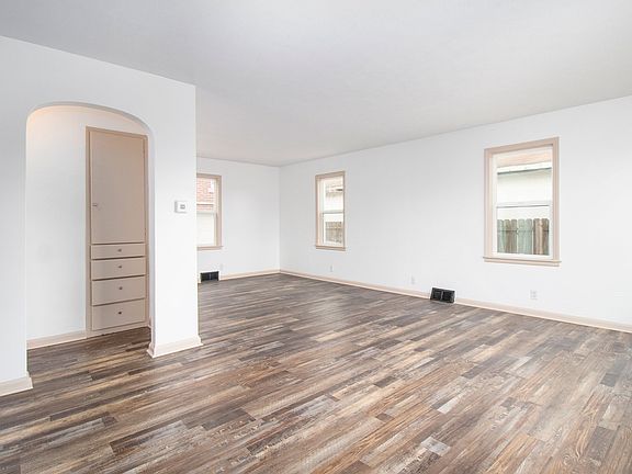 2nd image of 909 S 28th St