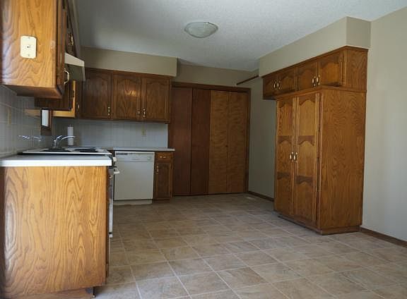 3rd image of 1001 Cross Creek Dr