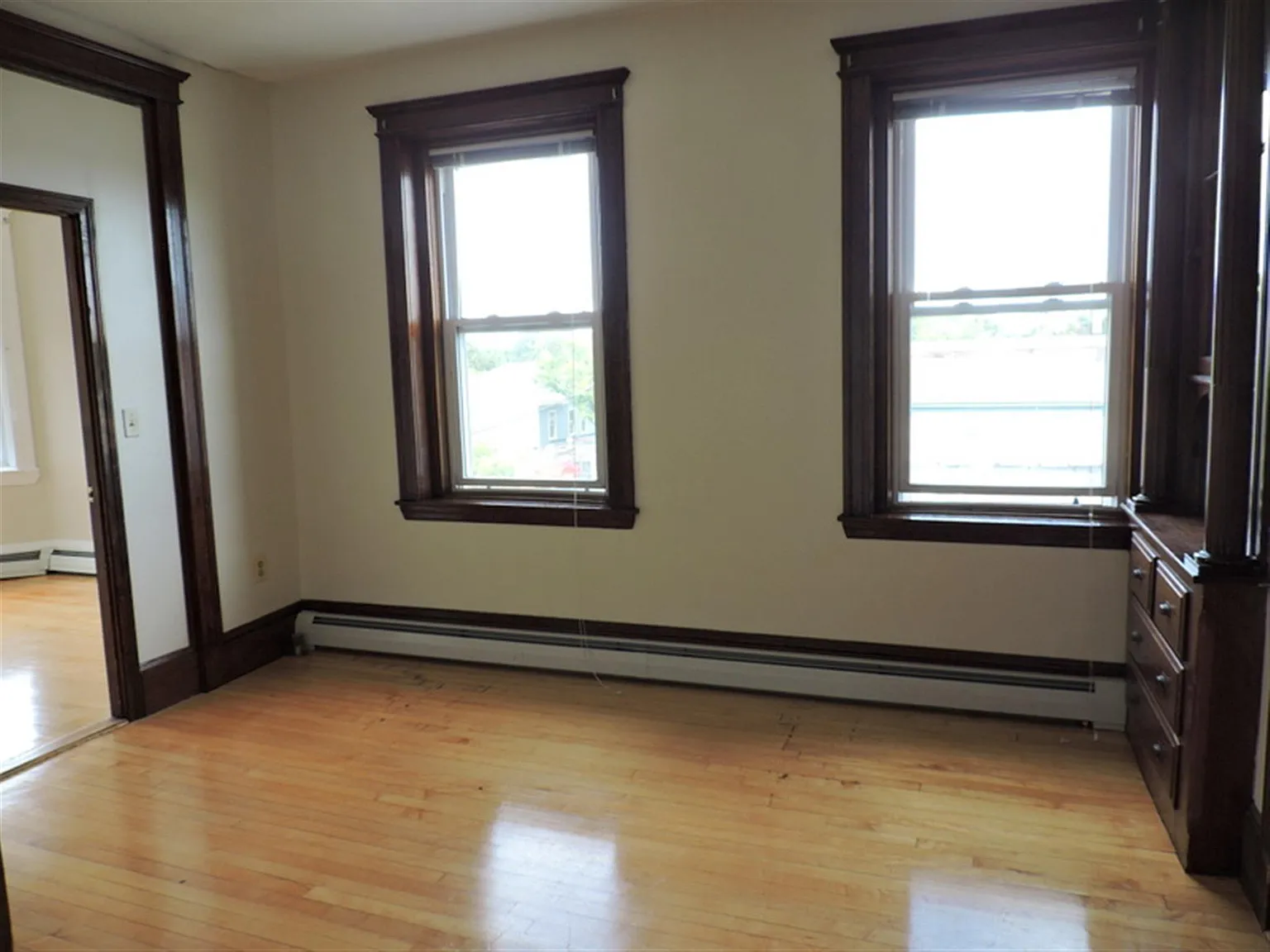 2 bed, 700 sqft, $3,500 — Photo 3