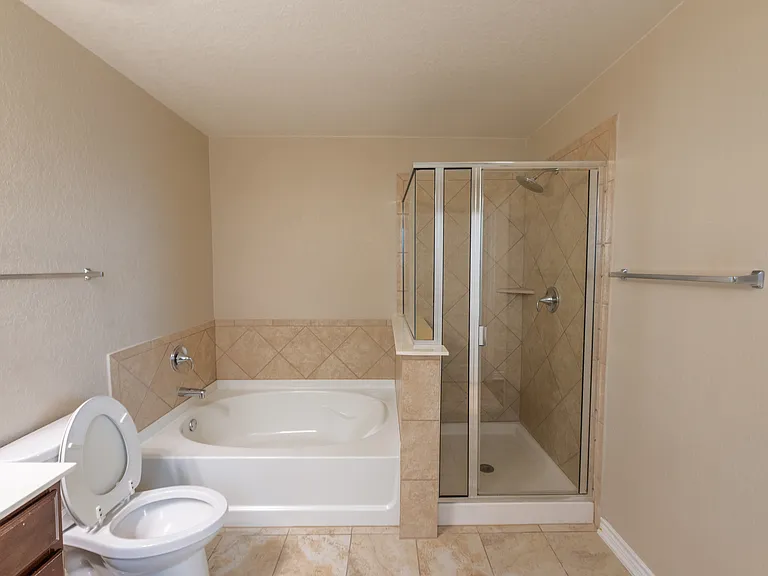 5526 Castle Brook Dr — Photo 11