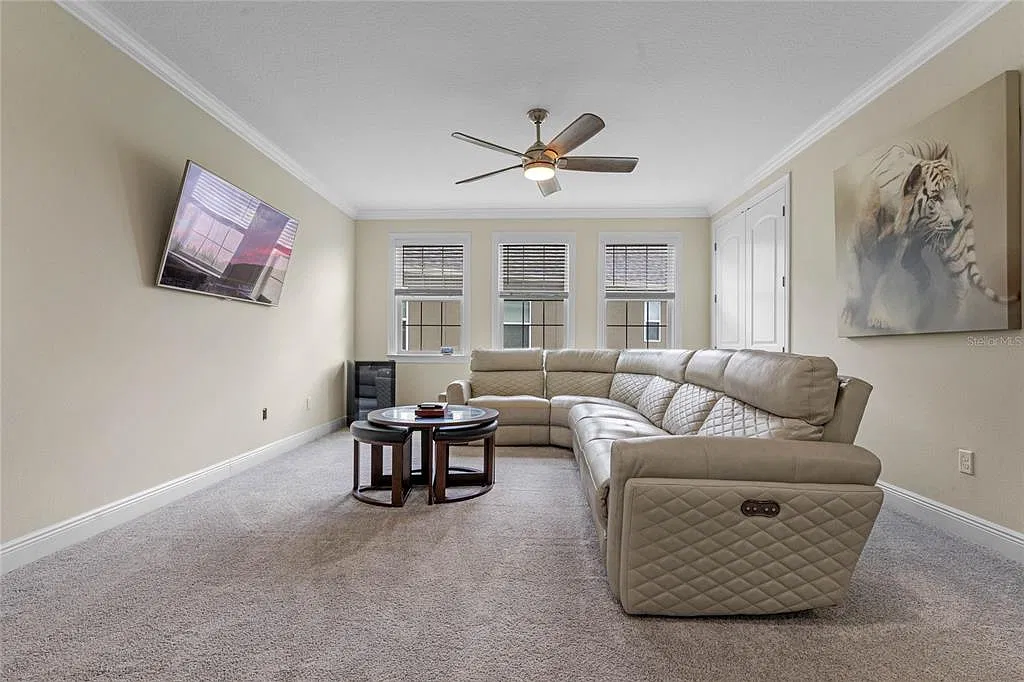 5 bed, 4.0 bath, 4436 sqft, $6,000 — Photo 4