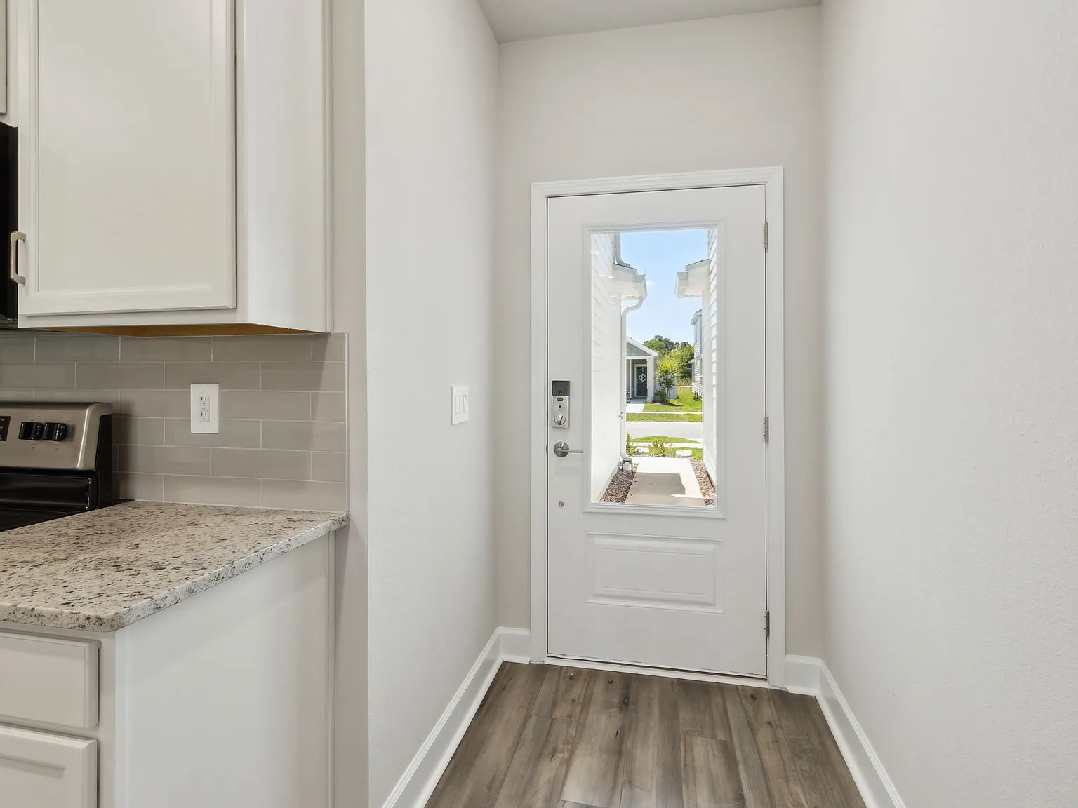 3 bed, 2.5 bath, 1795 sqft, $2,399 — Photo 3