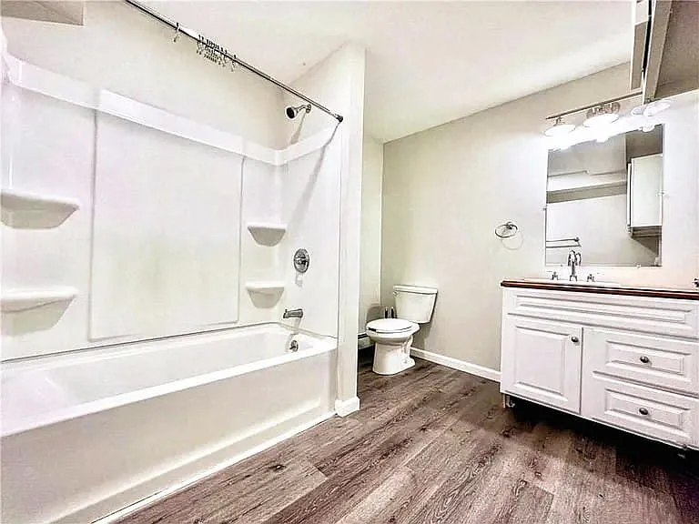 160 Turner Ave #1 — Photo 5