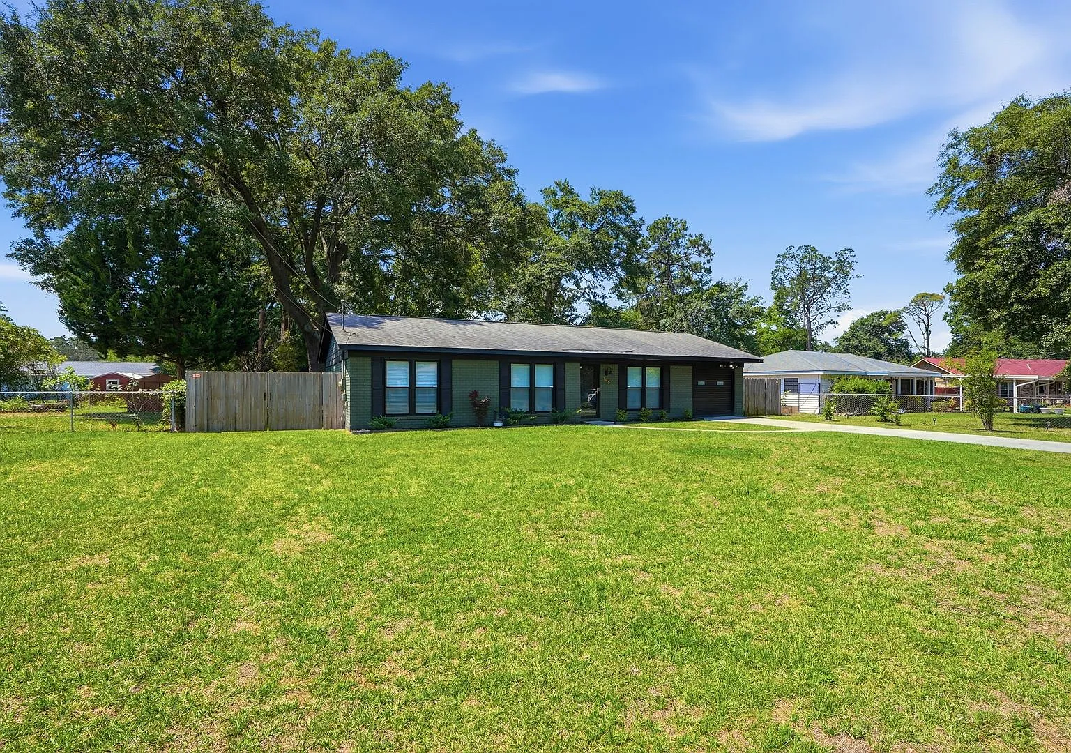 Ranch Home For Lease Near Fort Stewart — Photo 2