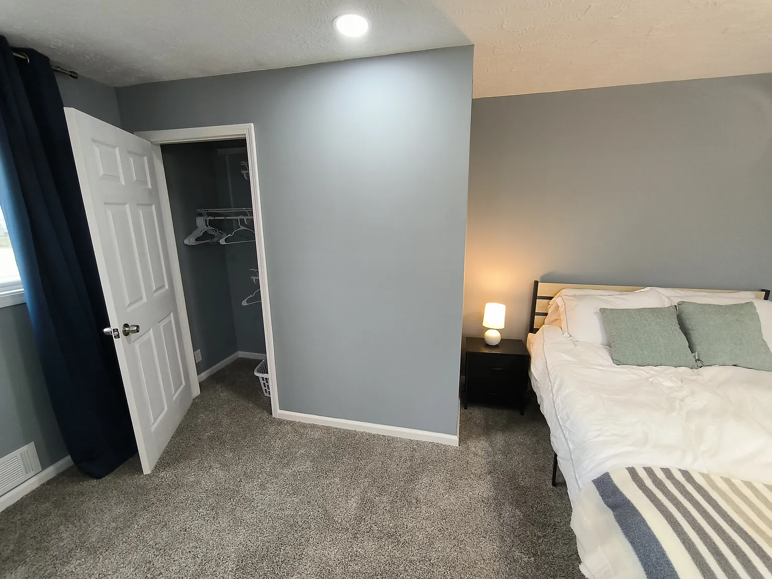 7 bed, $600 — Photo 3