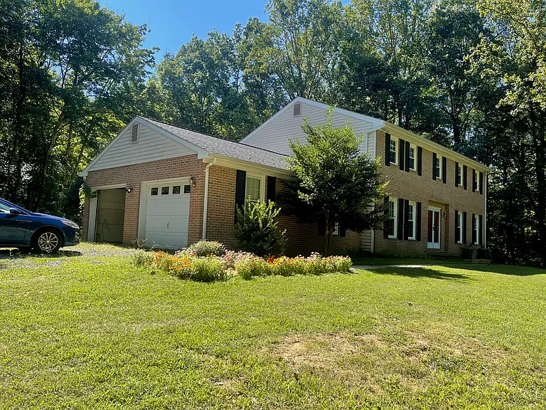 11506 Club Ct — Photo 1