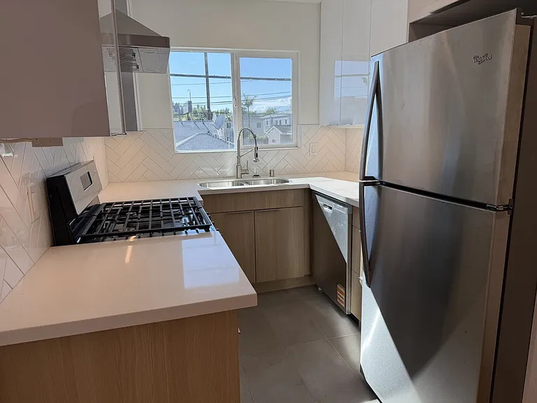 4443 Clayton Ave — Photo 3