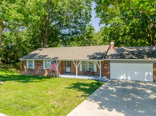 5221 N Central St, Kansas City, MO 64118