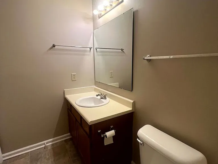 2857 Chillingworth Dr — Photo 14