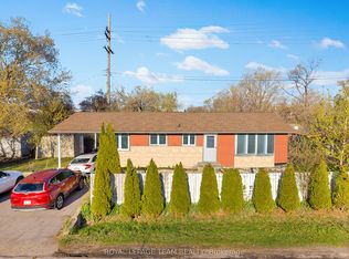 925 Moorvale St, Ottawa, ON K1K 3K9