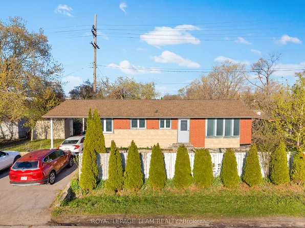 925 Moorvale St, Ottawa, ON K1K 3K9