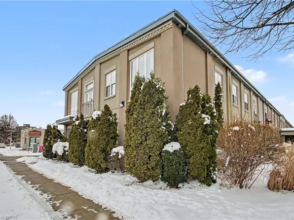 6365 Drummond Rd #207, Niagara Falls, ON L2G 4N1