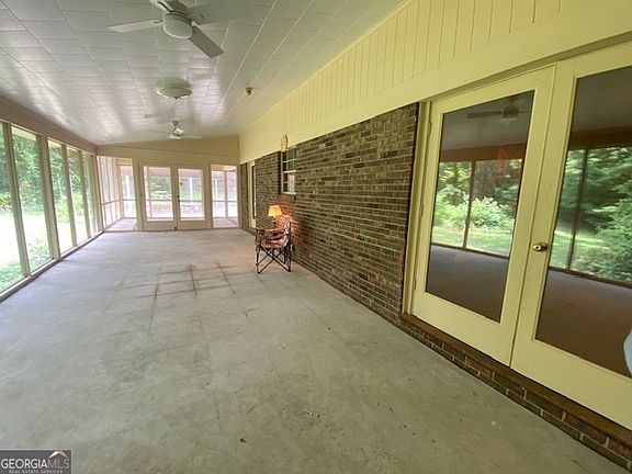 4th image of 314 Neal St