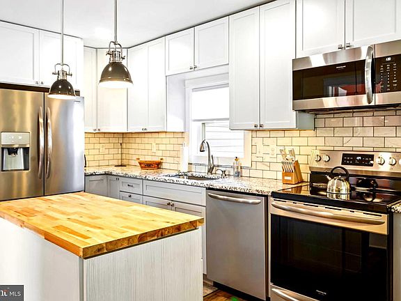 3rd image of 19773 Old Landing Rd