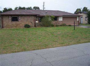 989 W Embassy Dr, Deltona, FL 32725