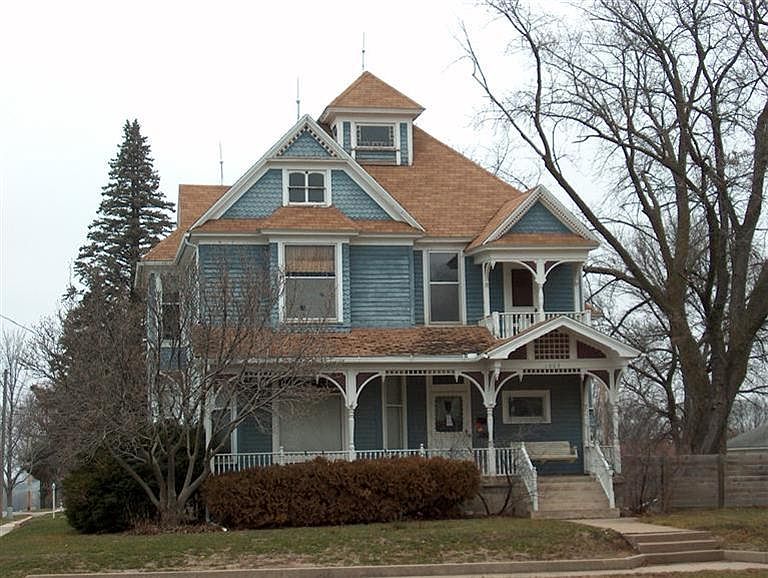 1st image of 1009 G Ave