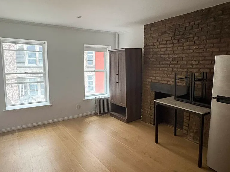 445 W 36th St #16 — Photo 1