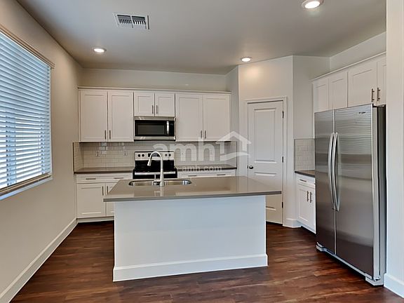 4th image of 6624 S 42nd Dr