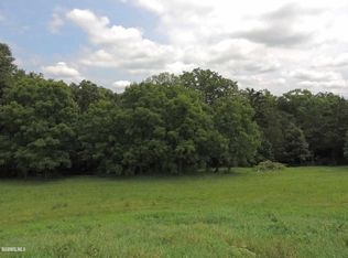 12 Miranda Ln, East Dubuque, IL 61025