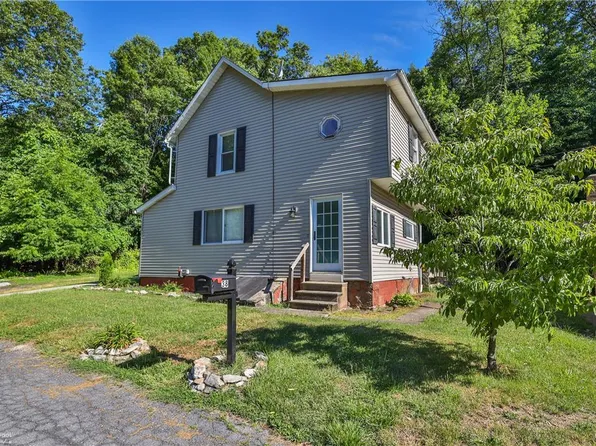 38 10th St, Wind Gap, PA 18091