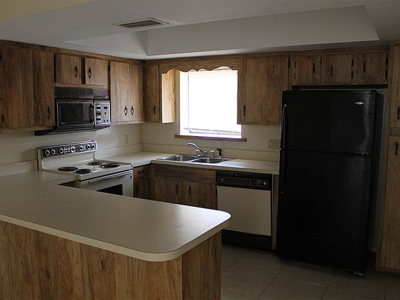 2nd image of 204 Terrace Ct