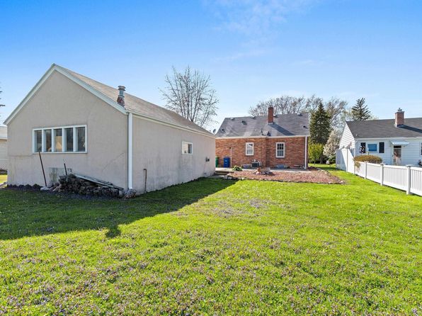 416 Fairview Ct, Green Bay, WI 54303