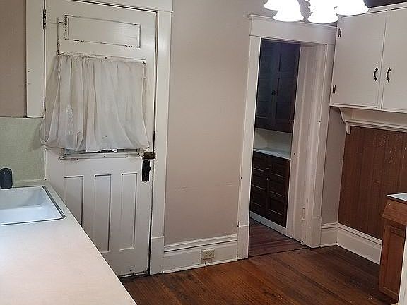 4th image of 815 14th St NW