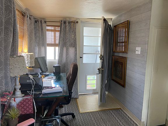 3rd image of 557 1/2 S Logan St #2