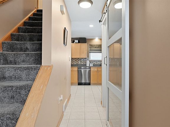 3rd image of 111 Greenhill Rd