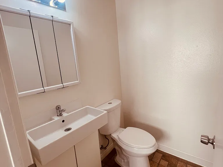 7826 Laurel Canyon Blvd #5 — Photo 6