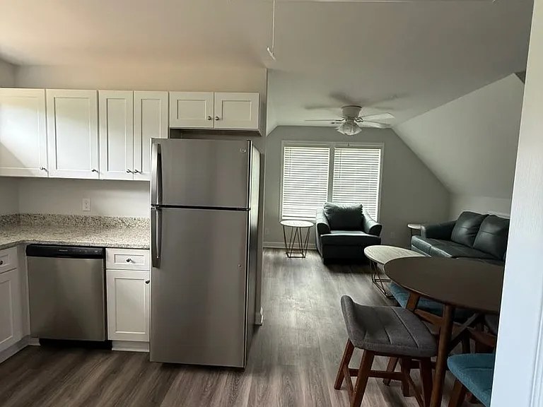 209 Briarcliff Ln #B — Photo 5