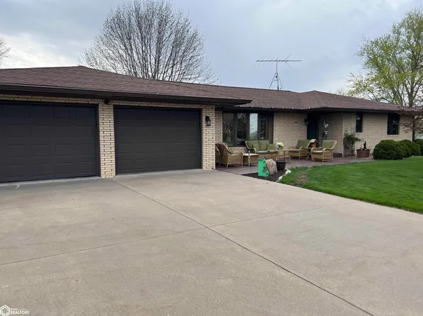 410 Russell St, Sigourney, IA 52591
