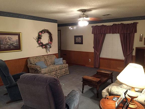 3rd image of 823 Garden Dr #D