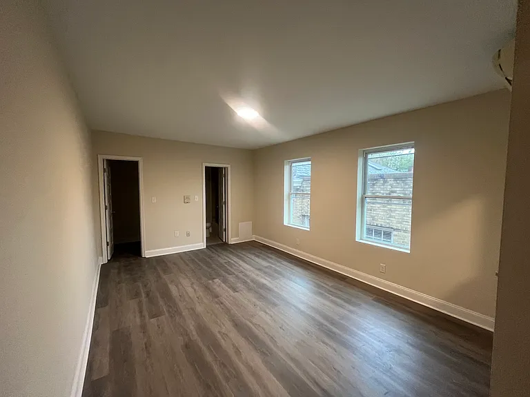 West Franklin Apts — Photo 10