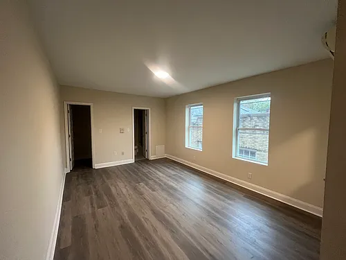 West Franklin Apts Photo 1