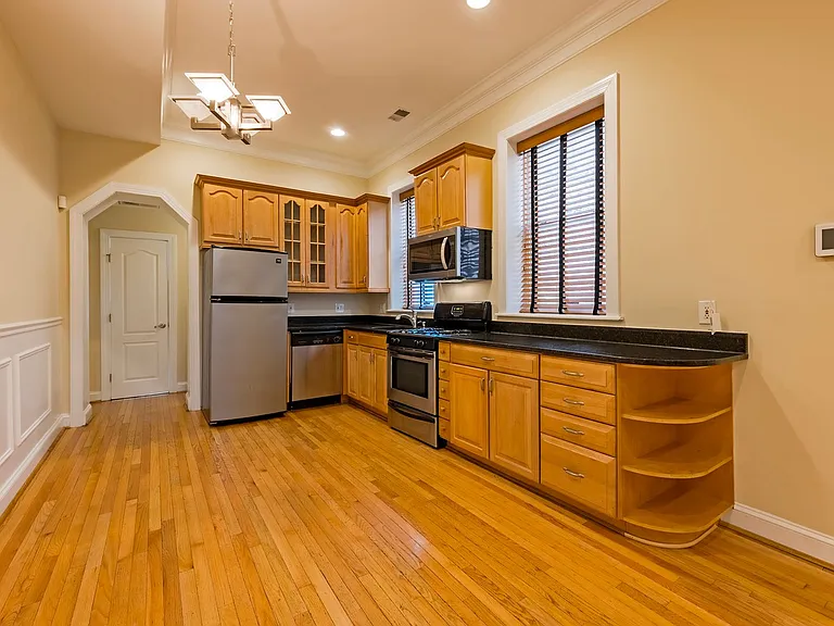 45 R St NW #2 — Photo 7