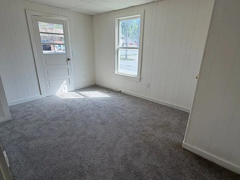 652 Main St — Photo 1