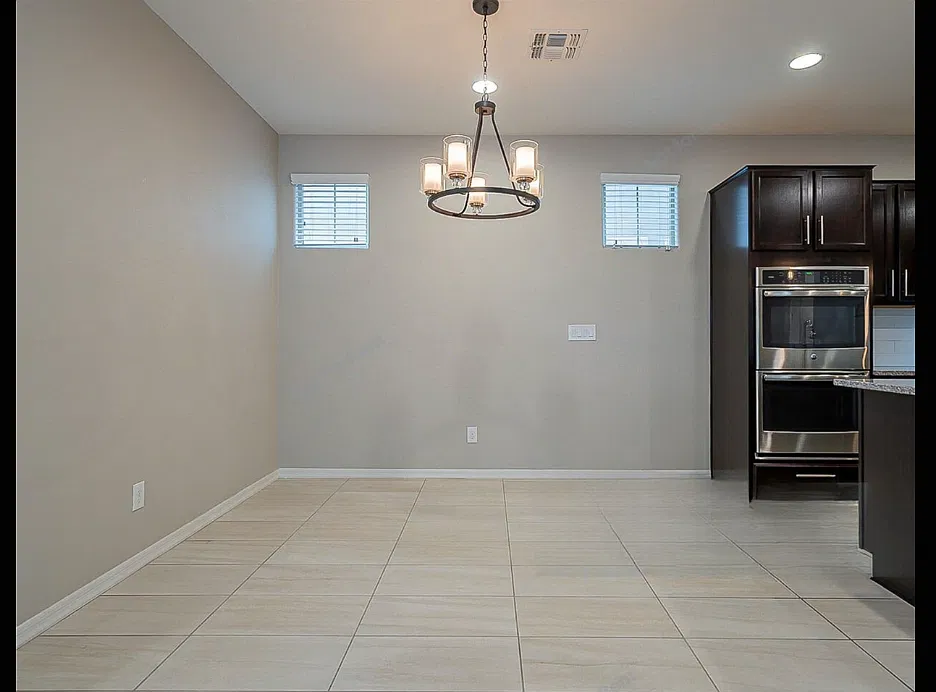 3885 E Stiles Ln — Photo 4